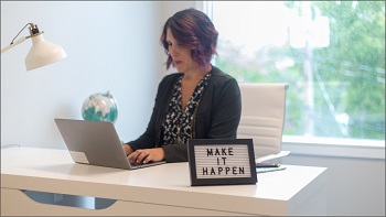 Tips for Leaders to Thrive in a Digital Age and Lead with Clarity